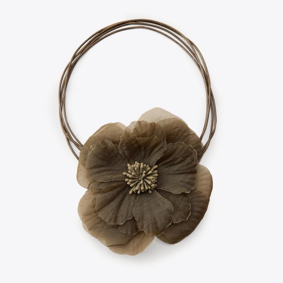 TULLE FLOWER NECK CORD - Picture 2 of 3